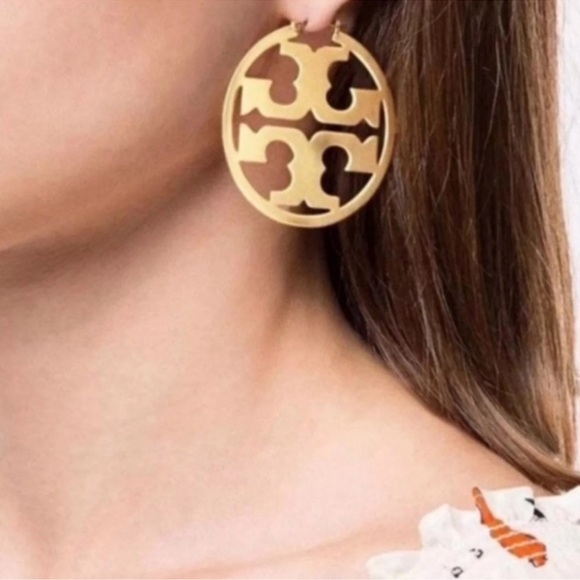 TORY BURCH • Gold Miller Logo Large Statement Hoop Earrings - Picture 5 of 9